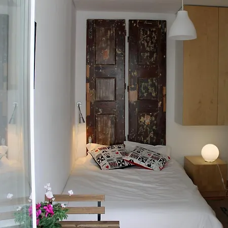 The Elevator Hostal *